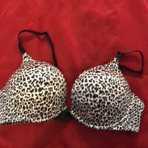 Victoria’s Secret bombshell bra
